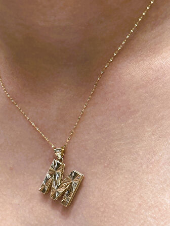 Altın 3 Boyutlu M Harfli Aynalı Zincir