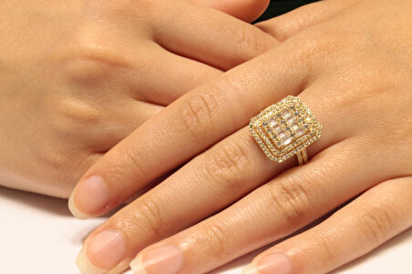  Altın Baget Taşlı Yüzük