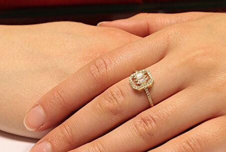 14 Ayar Altın Baget Taşlı Yüzük 242001