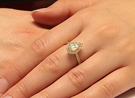  14 Ayar Altın Baget Taşlı Yüzük 242002