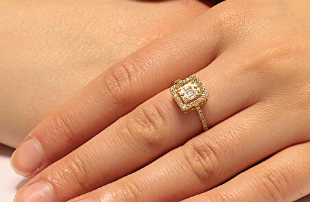  14 Ayar Altın Baget Taşlı Yüzük 242004