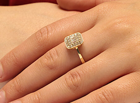 14 Ayar Altın Baget Taşlı Yüzük