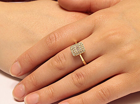 14 Ayar Altın Baget Taşlı Yüzük