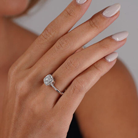 Beyaz Altın Coronet Taşlı Baget Yüzük 34286