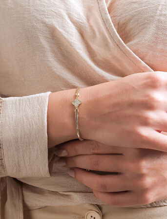  Altın Yonca Modelli Balık Sırtı Bileklik