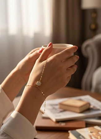  14 Ayar Altın Baget Taşlı Şahmeran