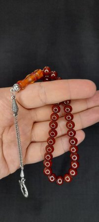 SEVGİLİYE ÖZEL HEDİYE ÇUBUK KEHRİBAR TESBİH KAHVERENGİ RENK KÜRE KESİM H-1393.