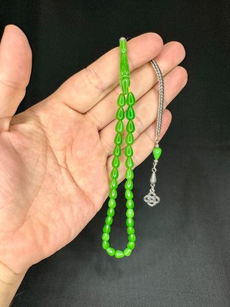 SEVGİLİYE ÖZEL HEDİYE SIKMA KEHRİBAR TESBİH DAMLA KESİM KÜÇÜK BOY YEŞİL RENK 6MM X 9MM H-1540.
