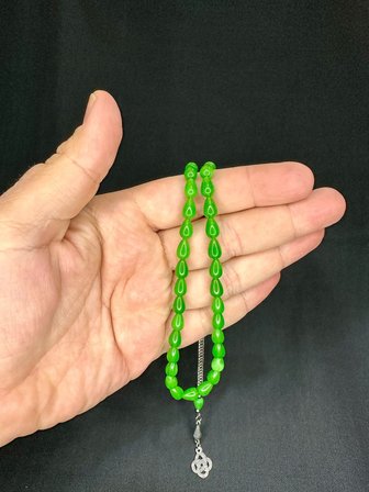SEVGİLİYE ÖZEL HEDİYE SIKMA KEHRİBAR TESBİH DAMLA KESİM KÜÇÜK BOY YEŞİL RENK 6MM X 9MM H-1540.