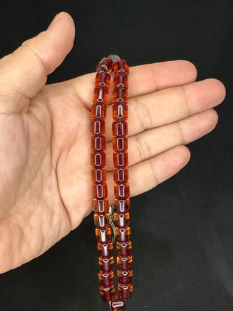 SEVGİLİYE ÖZEL HEDİYE TOZ KEHRİBAR TESBİH KAHVERENGİ RENKLİ KAPSÜL KESİM 9MMX9MM H-1565.