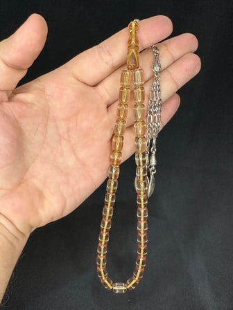 SEVGİLİYE ÖZEL HEDİYE TOZ KEHRİBAR TESBİH BEJ RENKLİ KAPSÜL KESİM 11MMX7,5MM H-1570.