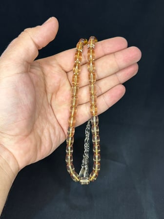 SEVGİLİYE ÖZEL HEDİYE TOZ KEHRİBAR TESBİH BEJ RENKLİ KAPSÜL KESİM 11MMX7,5MM H-1570.