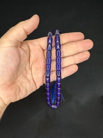 SEVGİLİYE ÖZEL HEDİYE ATEŞ KEHRİBAR TESBİH LACİVERT RENK KAPSÜL KESİM 11MMX9MM H-1599.