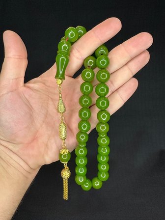 SEVGİLİYE ÖZEL HEDİYE SIKMA ÇUBUK KEHRİBAR TESBİH AÇIK YEŞİL RENK KÜRE KESİM 13,5 MM H-1601.