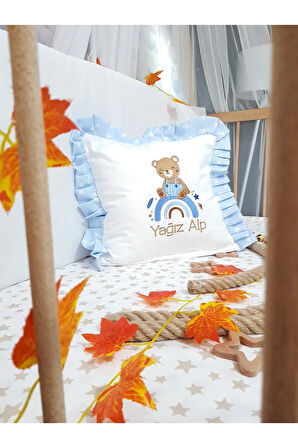 Nakışlı Kırlent Bebek İsimli 40x40 Cm İçi Dolgulu Fırfırlı Kırlent