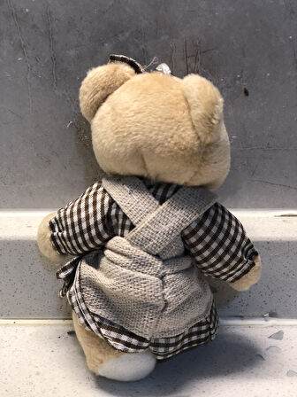 Sevimli Elbiseli Tulumlu Ayıcık Peluş Oyuncak Anahtarlık Uyku Arkadaşı Hediyelik 12 CM