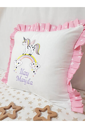 Nakışlı Kırlent Bebek İsimli 40x40 Cm İçi Dolgulu Fırfırlı Kırlent