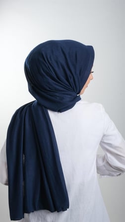 Lacivert Pratik Hazır Geçmeli Tesettür Şal Örme Kumaş Sade 2118_02