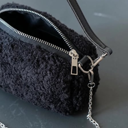 HOBİBAHÇEM Siyah Peluş Kadın Omuz ve El Çantası 18x12 cm Zincir Askılı Yumuşak Dokulu Mini Çanta HB006