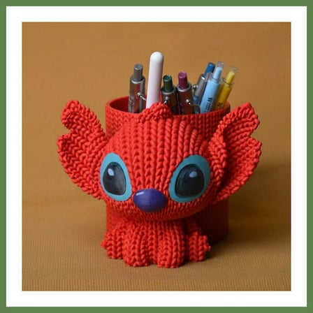HOBİBAHÇEM 3D Baskı Knitted Kalemlik - Sevimli Karakterli Masaüstü Kalem Organizeri-Kırmızı HB006