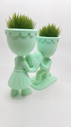 HOBİBAHÇEM 3D Baskı Aşk Saksısı - Kalp Tutan Çift Figürlü Dekoratif Saksı - Mint HB006