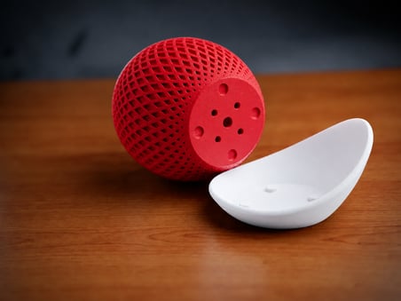 HOBİBAHÇEM 3D Baskı Küre Saksı - Kafes Dokulu İki Parçalı Dekoratif Saksı - Kırmızı-Beyaz HB006