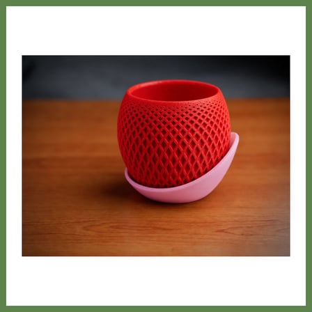 HOBİBAHÇEM 3D Baskı Küre Saksı - Kafes Dokulu İki Parçalı Dekoratif Saksı - Kırmızı-Pembe HB006