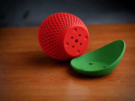 HOBİBAHÇEM 3D Baskı Küre Saksı - Kafes Dokulu İki Parçalı Dekoratif Saksı - Kırmızı-Yeşil HB006