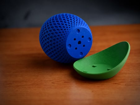 HOBİBAHÇEM 3D Baskı Küre Saksı - Kafes Dokulu İki Parçalı Dekoratif Saksı - Mavi-Yeşil HB006