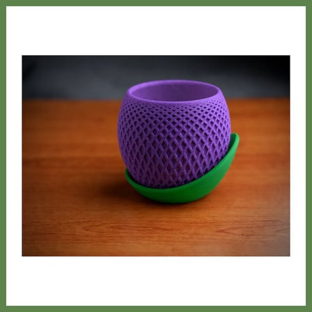 HOBİBAHÇEM 3D Baskı Küre Saksı - Kafes Dokulu İki Parçalı Dekoratif Saksı - Mor-Yeşil HB006