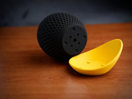 HOBİBAHÇEM 3D Baskı Küre Saksı - Kafes Dokulu İki Parçalı Dekoratif Saksı - Siyah-Sarı HB006
