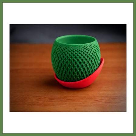 HOBİBAHÇEM 3D Baskı Küre Saksı - Kafes Dokulu İki Parçalı Dekoratif Saksı - Yeşil-Kırmızı HB006