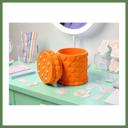 HOBİBAHÇEM 3D Baskı Kabartma Kalp Desenli Kapaklı Kalemlik - Masaüstü Organizer - Turuncu HB006