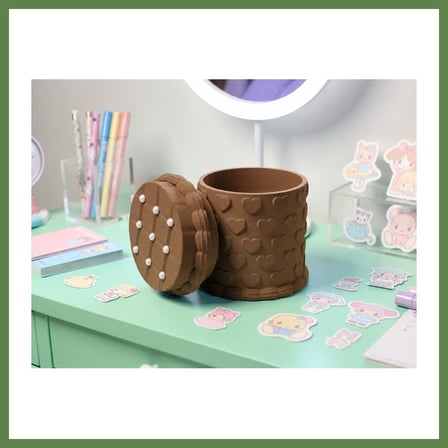 HOBİBAHÇEM 3D Baskı Kabartma Kalp Desenli Kapaklı Kalemlik - Masaüstü Organizer - Kahverengi HB006