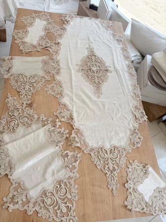 HOBİBAHÇEM Salon Takımı Çeyizlik Krem Runner Set 5 Parça Kadife Masa Örtüsü Runneri Eva HB006