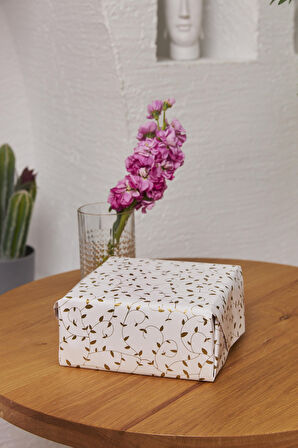 Hediye Paketleme Kağıdı: 30 Adet Yüksek Kaliteli Özel Sarmaşık Baskılı Ambalaj Kağıdı 110gr. Parlak Kuşe Kağıtlarımızla Şık Hediyeler Hazırlayın 48*68CM 