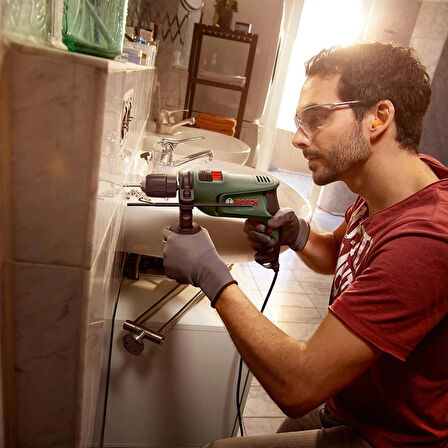 Bosch Darbeli Matkap 600 Watt + 25 Parça Vidalama Ucu Seti