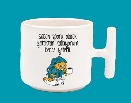 Sabah sporu olarak yataktan kalkıyorum espirili T kulplu kupa bardak