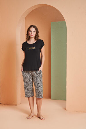 Pjs Kadın Leopar Desenli Yuvarlak Yaka Kısa Kollu Rahat Kapri Pijama Takım