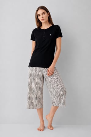Pierre Cardin Paris Premium KadınBüyük Beden Modal Pamuklu Rahat Kesim Kısa Kollu Kapri Pijama Takım