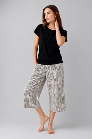 Pierre Cardin Paris Premium KadınBüyük Beden Modal Pamuklu Rahat Kesim Kısa Kollu Kapri Pijama Takım