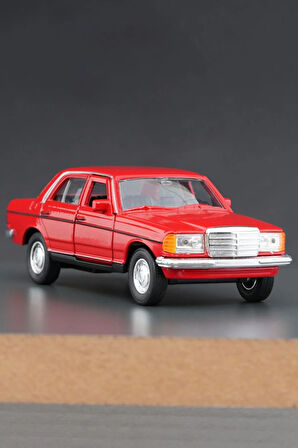 Kırmızı Mercedes 230e Açılır Kapı Çek Bırak Oyuncak Araba 1:32 Ölçek 11 Cm