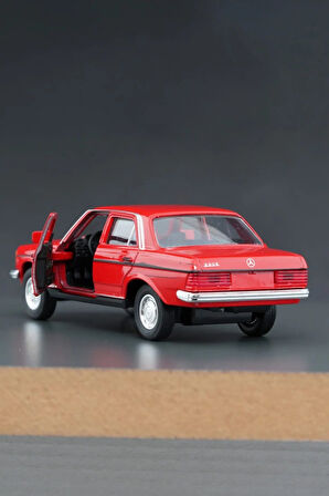 Kırmızı Mercedes 230e Açılır Kapı Çek Bırak Oyuncak Araba 1:32 Ölçek 11 Cm