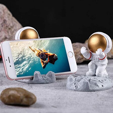 Astronot Telefon Tutacağı