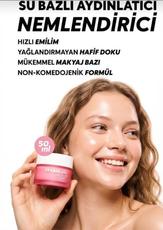 Moisture Bomb Moisturizer 50 ml - 5 Çeşit Hyalüronik Asit, Niacinamide ve Panthenol İçeren Su Bazlı Aydınlatıcı Nemlendirici Krem
