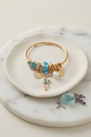 Geyik Model Gold Renk Mavi Charmlı Bileklik 5886
