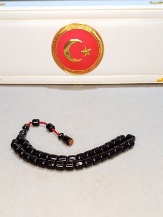 SIKMA KEHRİBAR TESBİH KOYU KAHVERENGİ RENKLİ USTA YAPIMI
