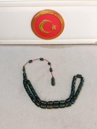 HARELİ YEŞİL SIKMA KEHRİBAR TESBİH