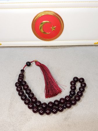 SIKMA KEHRİBAR TESBİH BORDO RENKLİ İP PÜSKÜLLÜ
