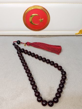 SIKMA KEHRİBAR TESBİH BORDO RENKLİ İP PÜSKÜLLÜ
